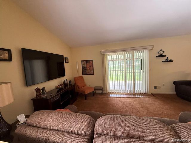 730 Country Club Dr Drive 36, Saint Clair Shores, MI 48082