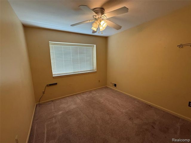 730 Country Club Dr Drive 36, Saint Clair Shores, MI 48082