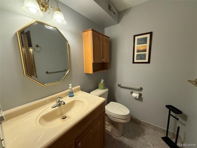 730 Country Club Dr Drive 36, Saint Clair Shores, MI 48082