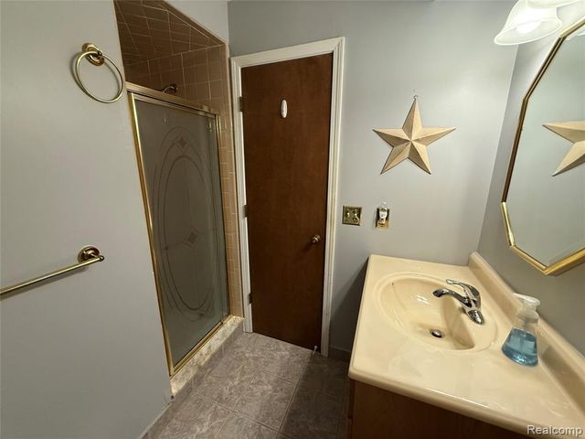 730 Country Club Dr Drive 36, Saint Clair Shores, MI 48082