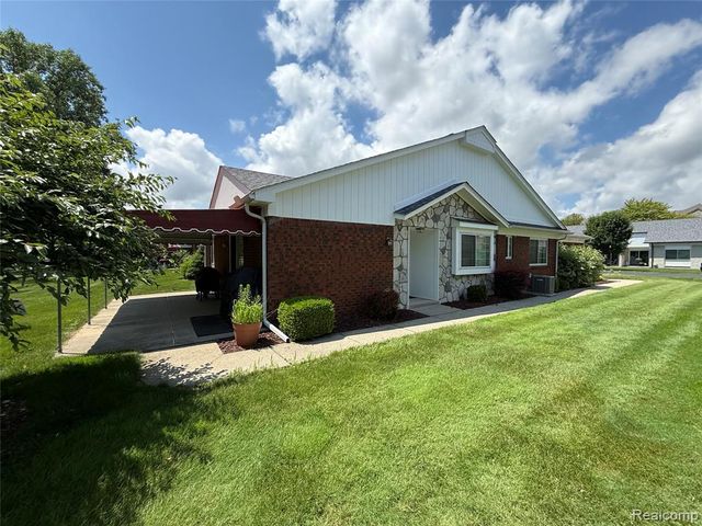 730 Country Club Dr Drive 36, Saint Clair Shores, MI 48082