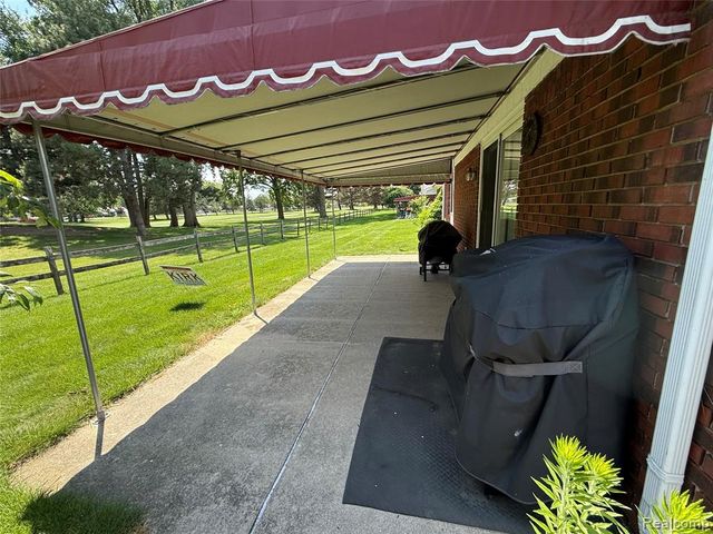 730 Country Club Dr Drive 36, Saint Clair Shores, MI 48082