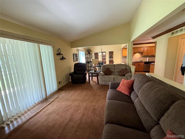 730 Country Club Dr Drive 36, Saint Clair Shores, MI 48082