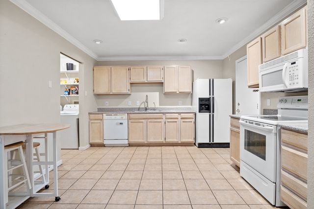 3030 Twin Creek Dr, Corpus Christi, TX 78414