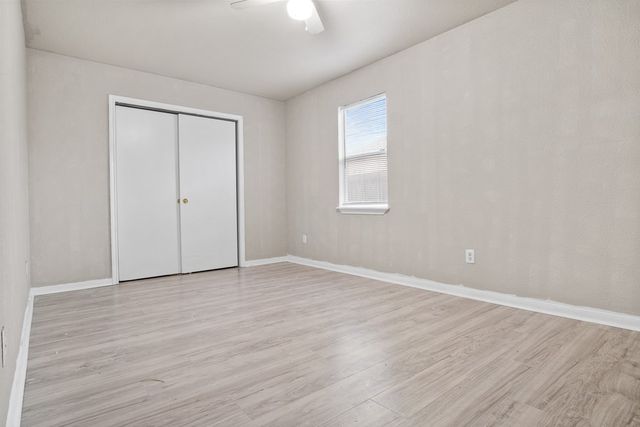 3030 Twin Creek Dr, Corpus Christi, TX 78414