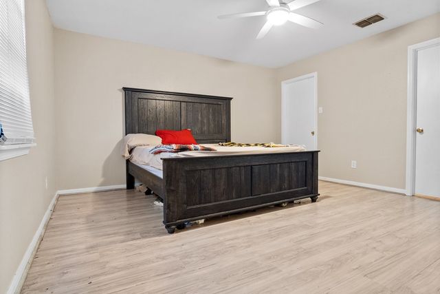 3030 Twin Creek Dr, Corpus Christi, TX 78414