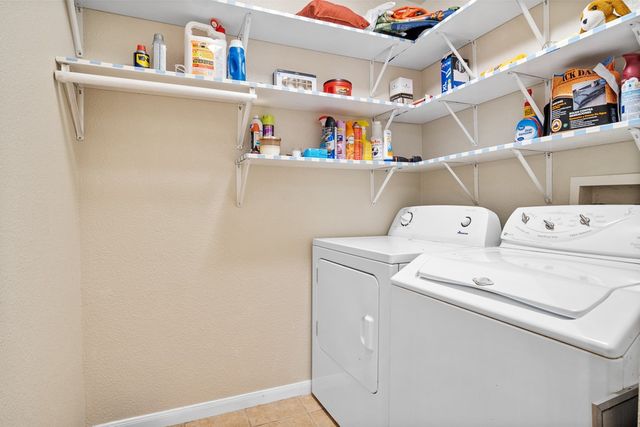 3030 Twin Creek Dr, Corpus Christi, TX 78414