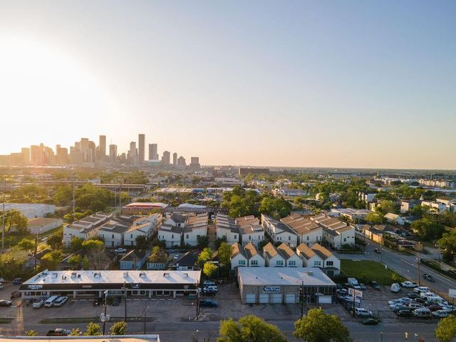 94 N Hutcheson Street, Houston, TX 77003