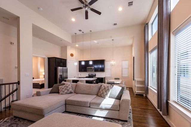 94 N Hutcheson Street, Houston, TX 77003