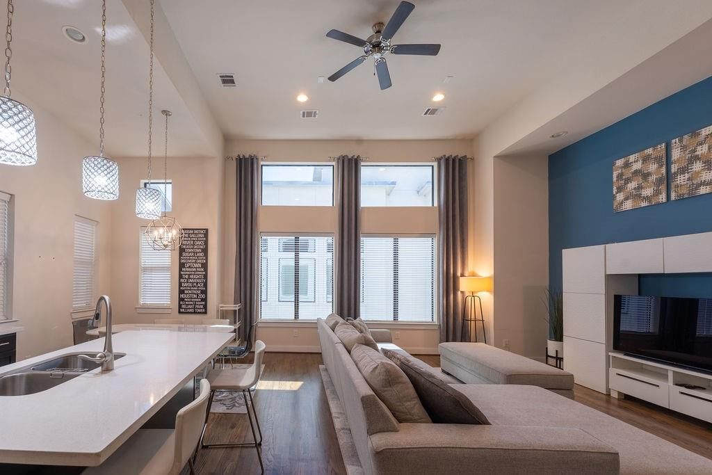 94 N Hutcheson Street, Houston, TX 77003