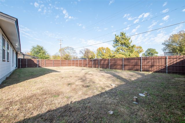 2220 Housley Drive, Dallas, TX 75228