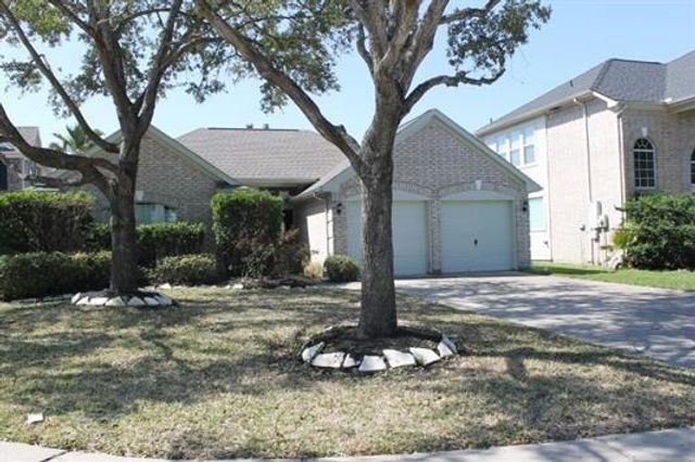 431 Twin Timbers Lane, Kemah, TX 77565