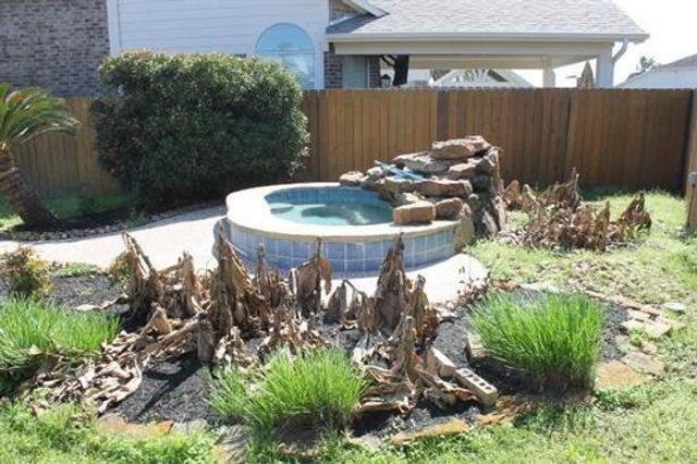431 Twin Timbers Lane, Kemah, TX 77565