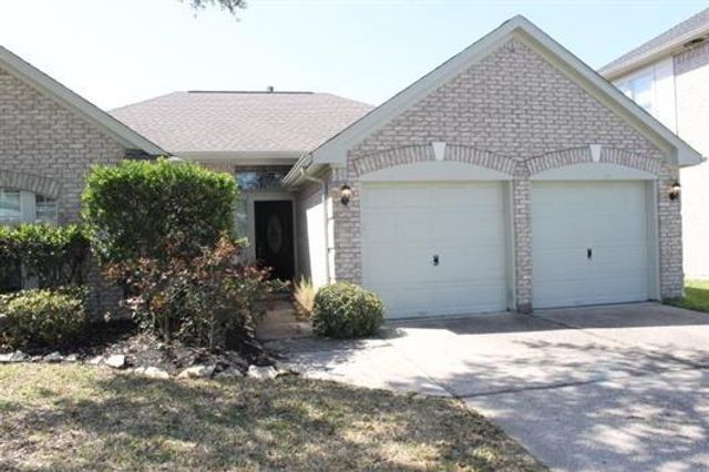 431 Twin Timbers Lane, Kemah, TX 77565