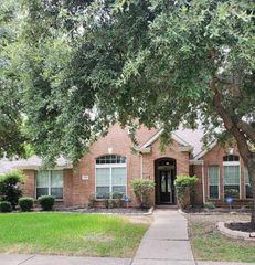 2526 Sunrise Harbor Lane, Pearland, TX 77584