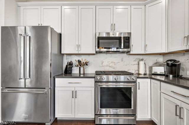 29 Norton Rd, Hillsborough Twp., NJ 08844