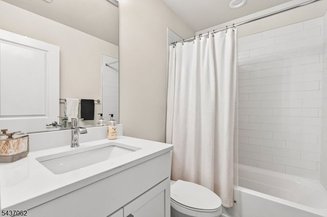 29 Norton Rd, Hillsborough Twp., NJ 08844