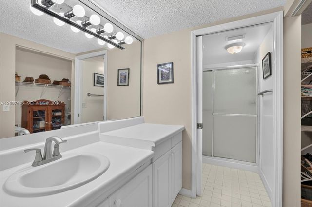 7449 N Devon Drive 207, Tamarac, FL 33321