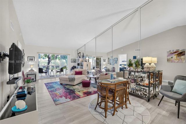 7449 N Devon Drive 207, Tamarac, FL 33321