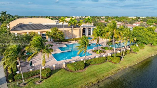 7449 N Devon Drive 207, Tamarac, FL 33321