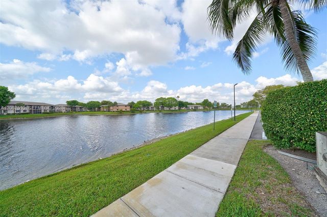 7449 N Devon Drive 207, Tamarac, FL 33321