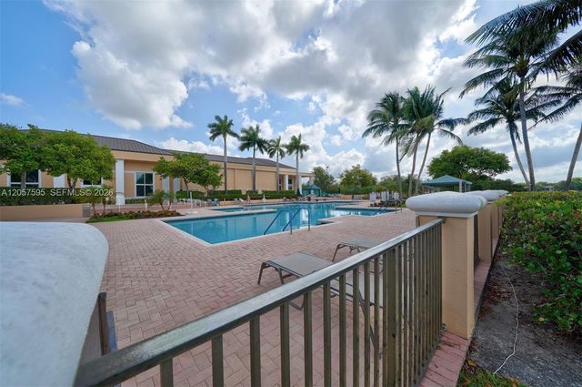 7449 N Devon Drive 207, Tamarac, FL 33321