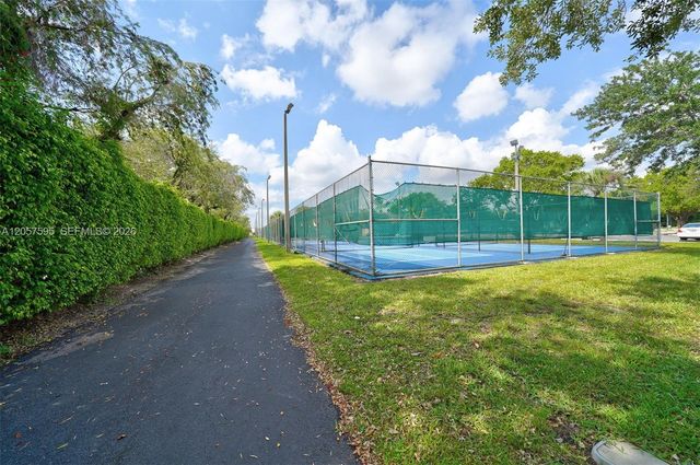 7449 N Devon Drive 207, Tamarac, FL 33321