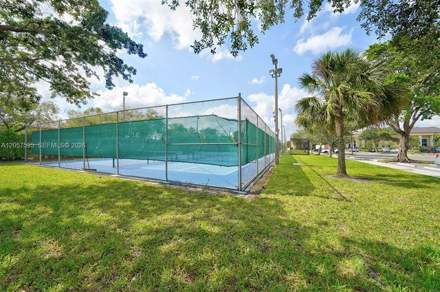 7449 N Devon Drive 207, Tamarac, FL 33321