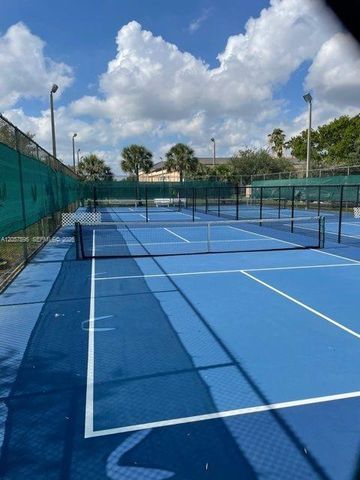 7449 N Devon Drive 207, Tamarac, FL 33321