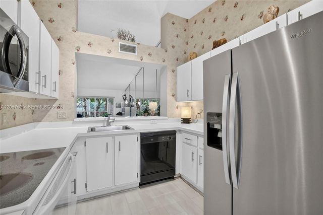 7449 N Devon Drive 207, Tamarac, FL 33321