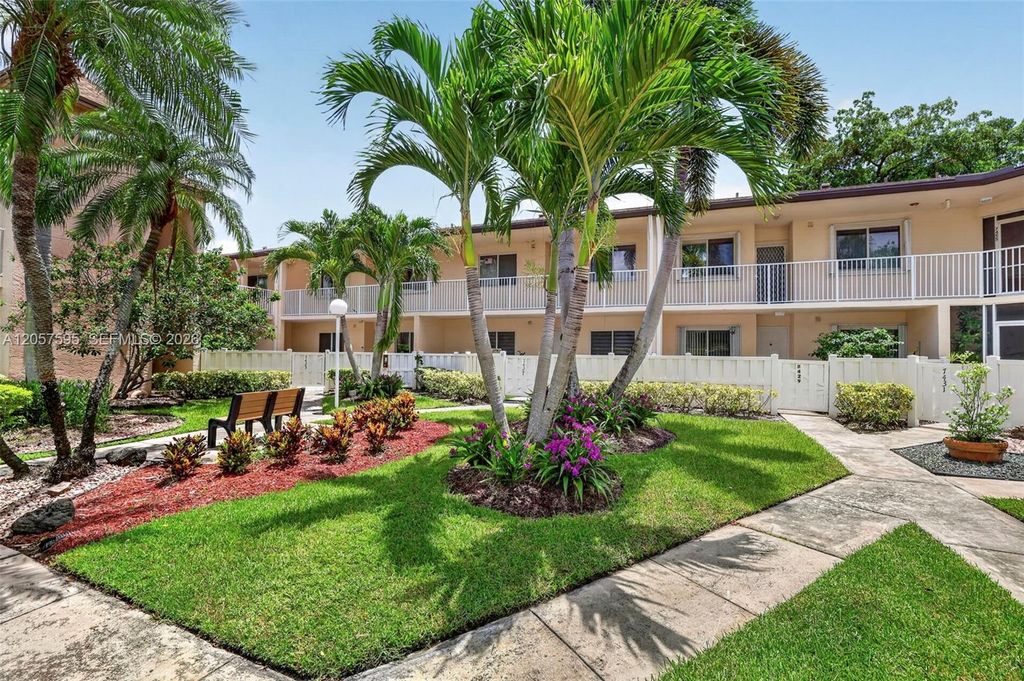 7449 N Devon Drive 207, Tamarac, FL 33321