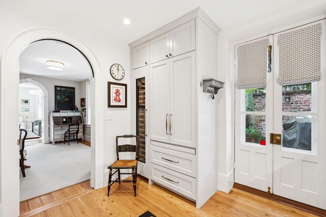 6 Saint Michaels Alley, Charleston, SC 29401