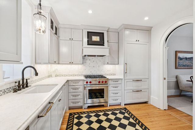 6 Saint Michaels Alley, Charleston, SC 29401