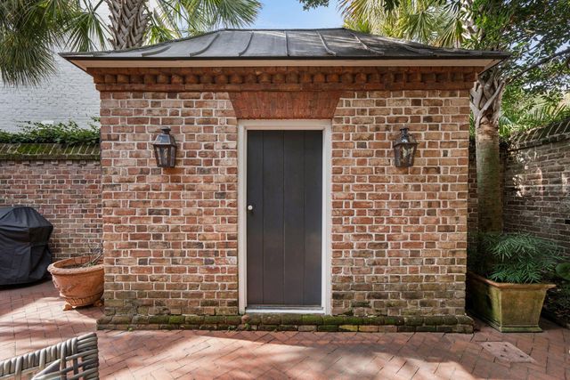 6 Saint Michaels Alley, Charleston, SC 29401