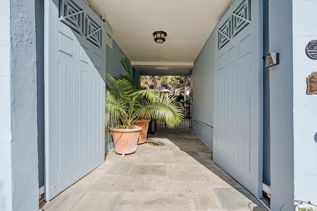 6 Saint Michaels Alley, Charleston, SC 29401