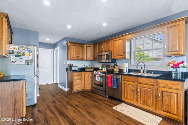 441 Justin Trail, Mt Washington, KY 40047