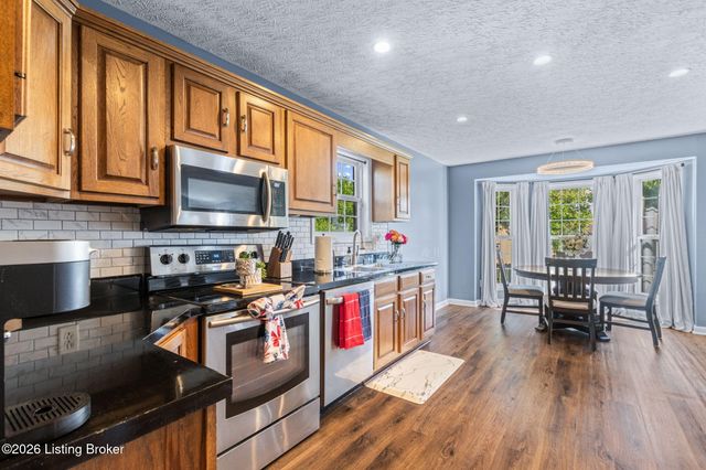 441 Justin Trail, Mt Washington, KY 40047