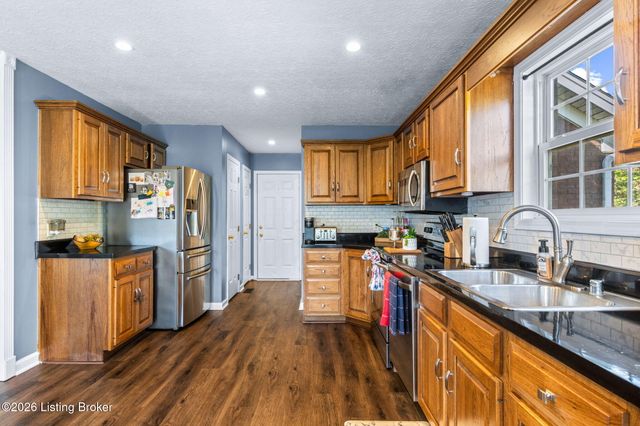 441 Justin Trail, Mt Washington, KY 40047