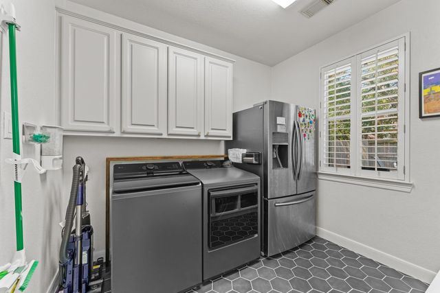 1627 Hill Spring Drive, Sugar Land, TX 77479