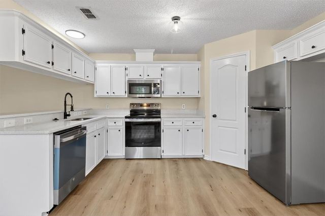 4453 Lake George Dr, Corpus Christi, TX 78413