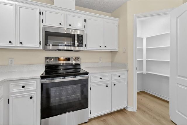 4453 Lake George Dr, Corpus Christi, TX 78413