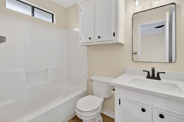 4453 Lake George Dr, Corpus Christi, TX 78413