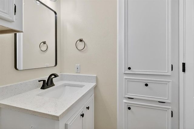 4453 Lake George Dr, Corpus Christi, TX 78413