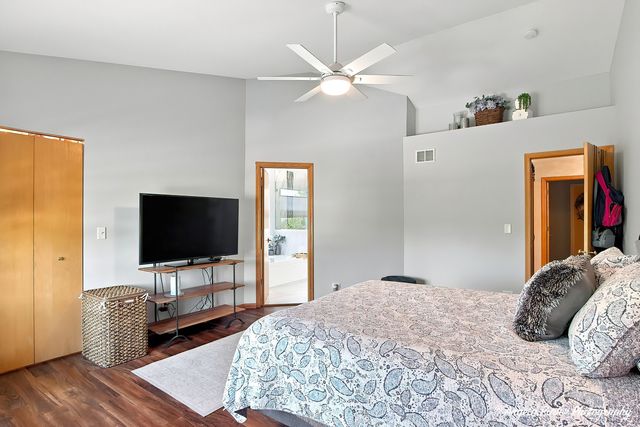 1028 Mackenzie Drive, Antioch, IL 60002