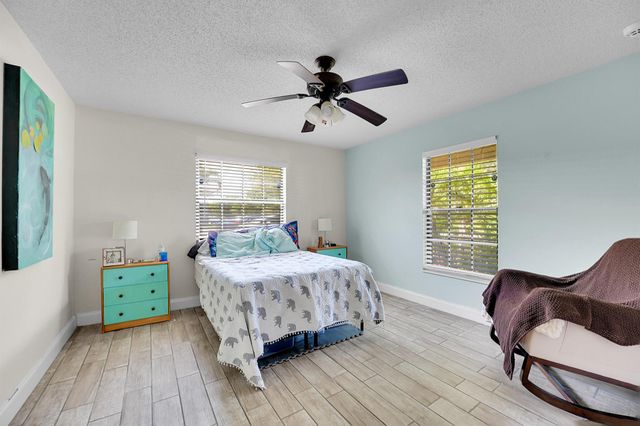 1420 18th Avenue SW, Vero Beach, FL 32962