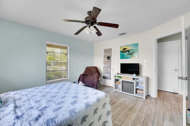 1420 18th Avenue SW, Vero Beach, FL 32962
