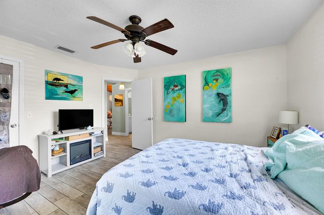 1420 18th Avenue SW, Vero Beach, FL 32962