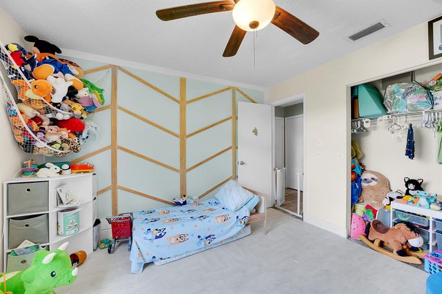 1420 18th Avenue SW, Vero Beach, FL 32962