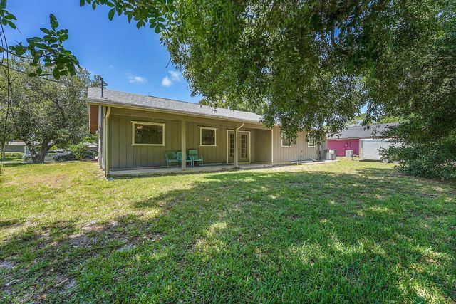 1420 18th Avenue SW, Vero Beach, FL 32962