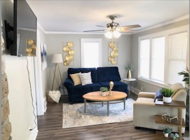 927 S Twyckenham Drive, South Bend, IN 46615